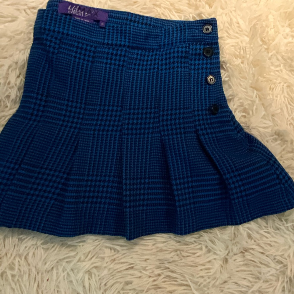 Pleated mini school girl